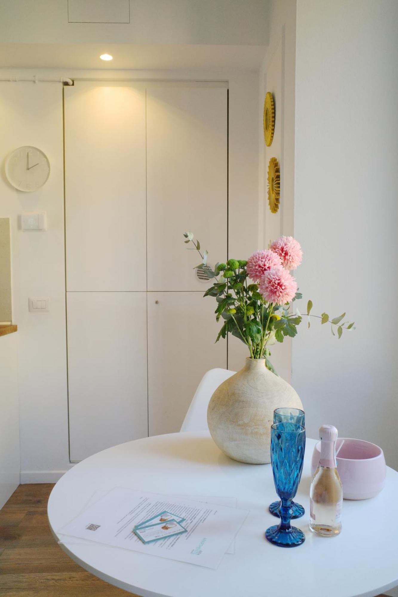 Ripa Apartments Milano - Via Vigevano Navigli Luaran gambar